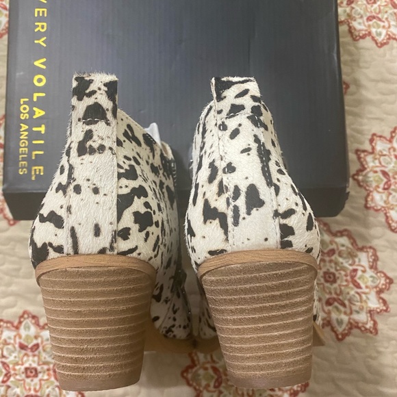 Very Volatile Gracemont Boot- Chocolate Chip - Picture 3 of 13